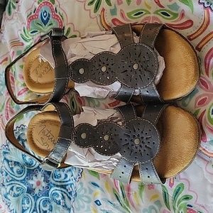 Natural Soul womens sandals